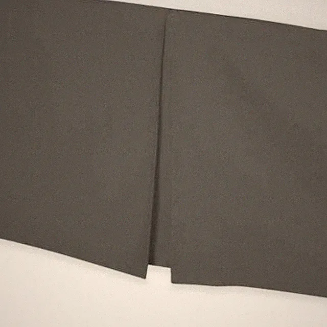 Tailored Bed Skirt ~ 14" Drop ~ Charcoal ~ Queen 60" x 80" **NEW**